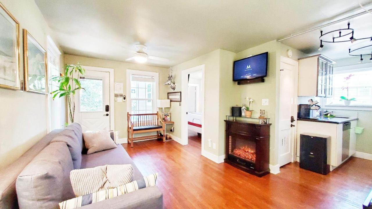 Ut Moody Center Downtown Eco Pecan Tree House Free Wifi Parking Quiet Office オースティン エクステリア 写真