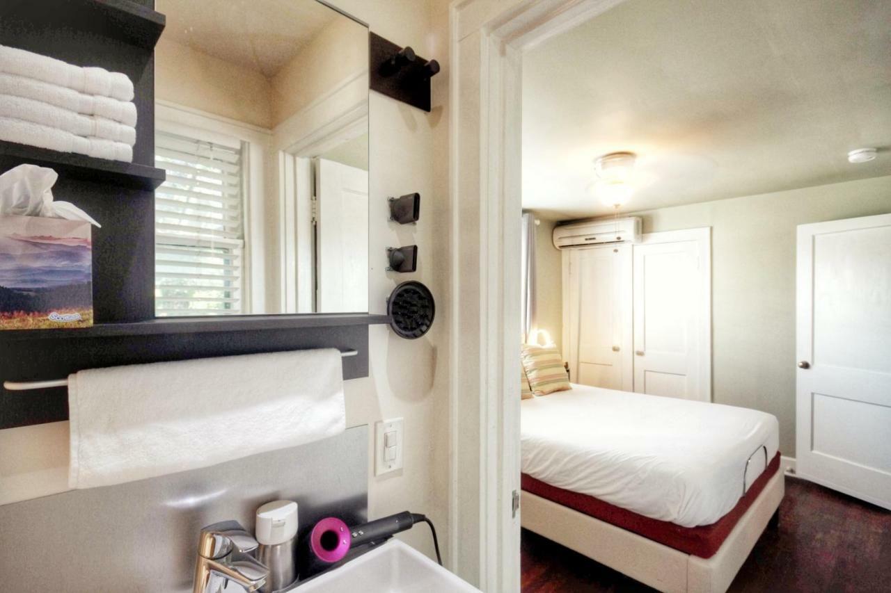 Ut Moody Center Downtown Eco Pecan Tree House Free Wifi Parking Quiet Office オースティン エクステリア 写真